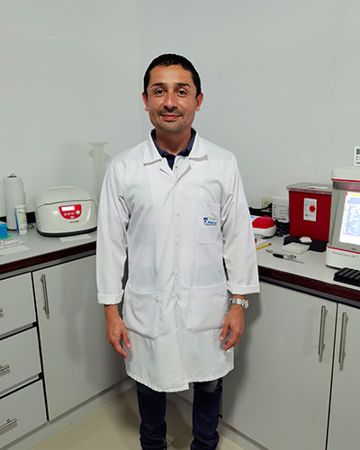 Dr. Raymond Chavarría