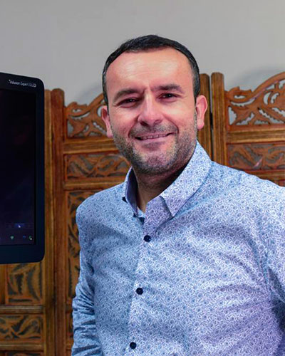 Dr. Vladimir González
